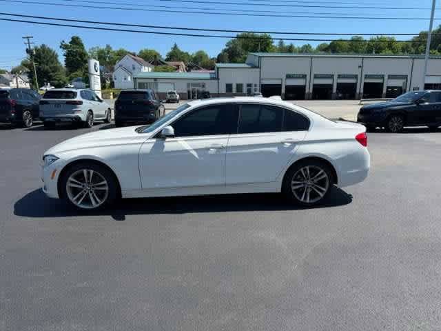 Used 2018 BMW 330i xDrive Sedan w/ Convenience Package AWD/4WD image 4