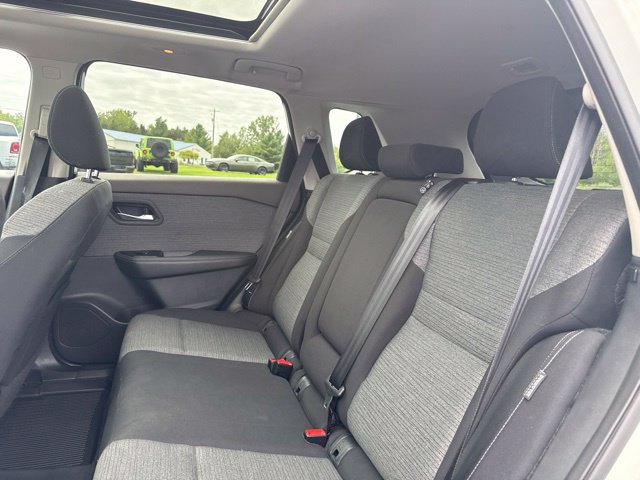 Used 2021 Nissan Rogue SV AWD/4WD image 14