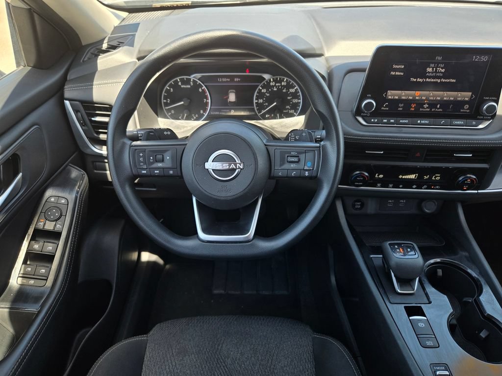 Used 2024 Nissan Rogue SV FWD image 12
