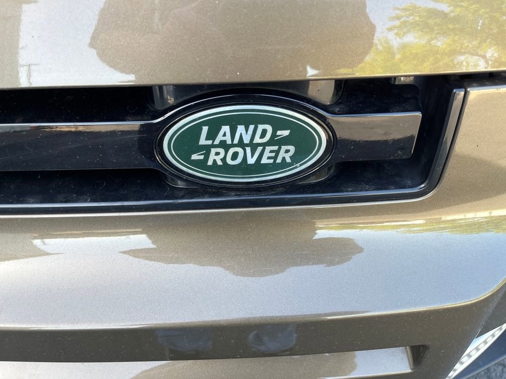 Used 2025 Land Rover Defender 110 S AWD/4WD image 33