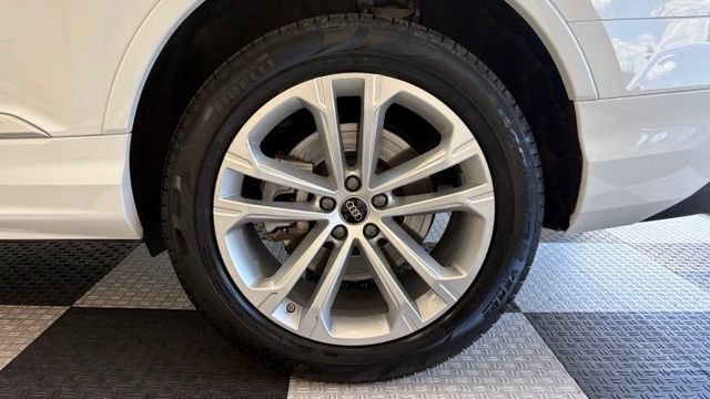 Used 2025 Audi Q7 3.0T Premium Plus AWD/4WD image 12