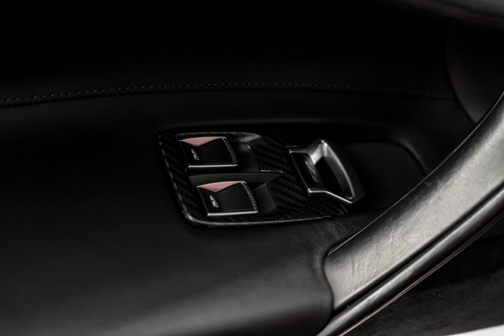 Used 2020 McLaren 720S Performance RWD image 38
