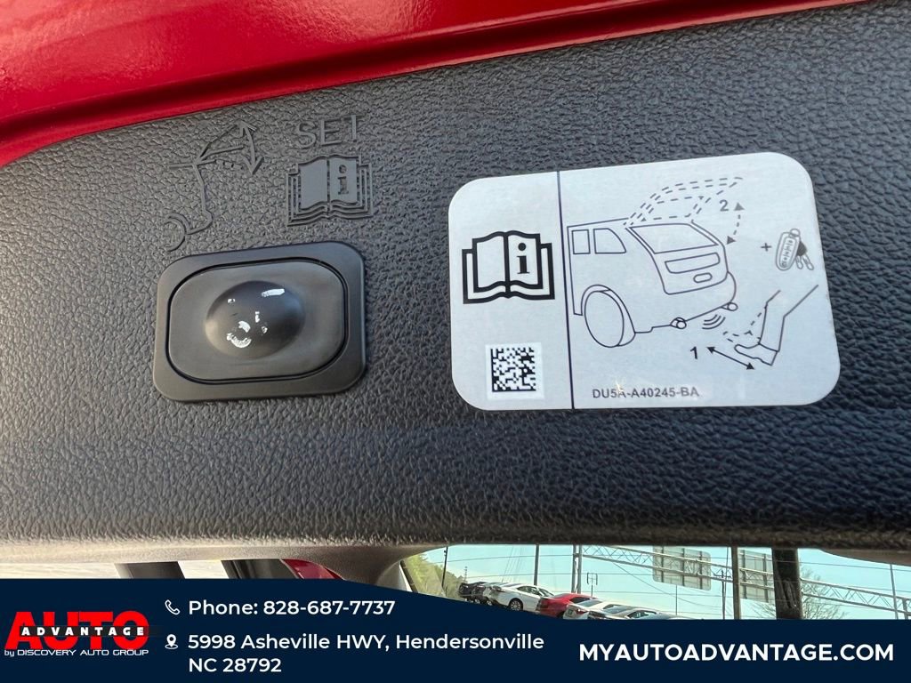 Used 2017 Ford Escape Titanium image 28