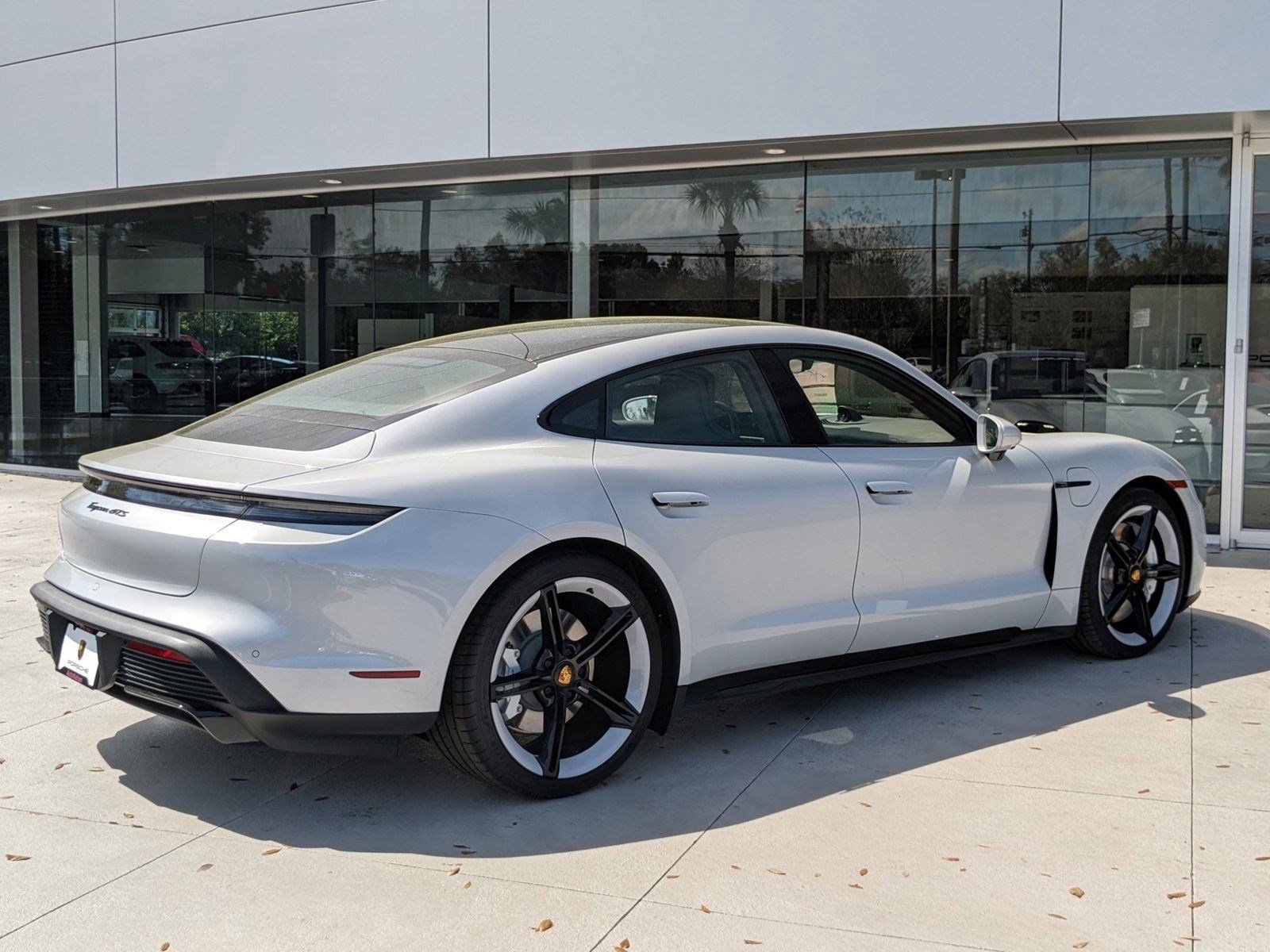 New 2023 Porsche Taycan GTS image 3