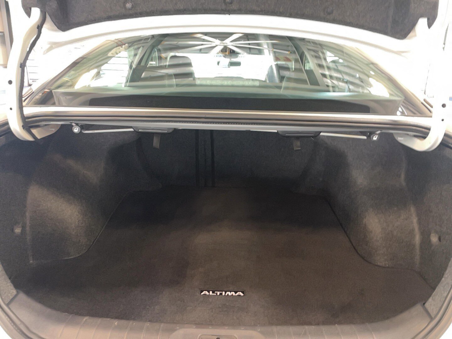 Used 2022 Nissan Altima 2.5 SR w/ Midnight Edition Package image 23