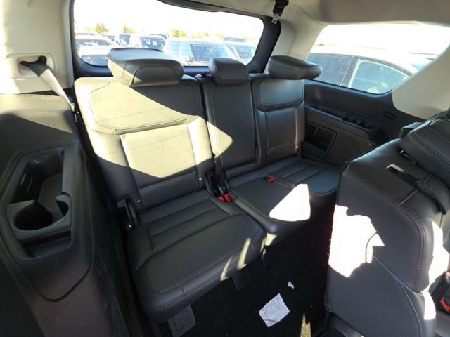 Used 2025 Ford Expedition Active image 16