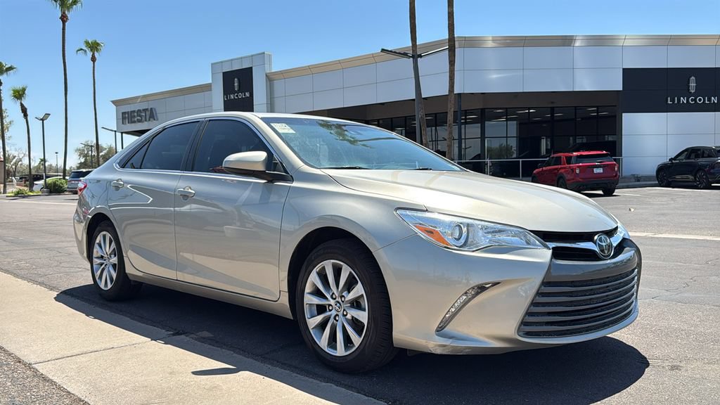 Used 2017 Toyota Camry XLE w/ Moonroof Package FWD image 2