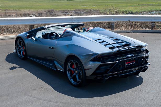 Used 2020 Lamborghini Huracan EVO RWD image 12