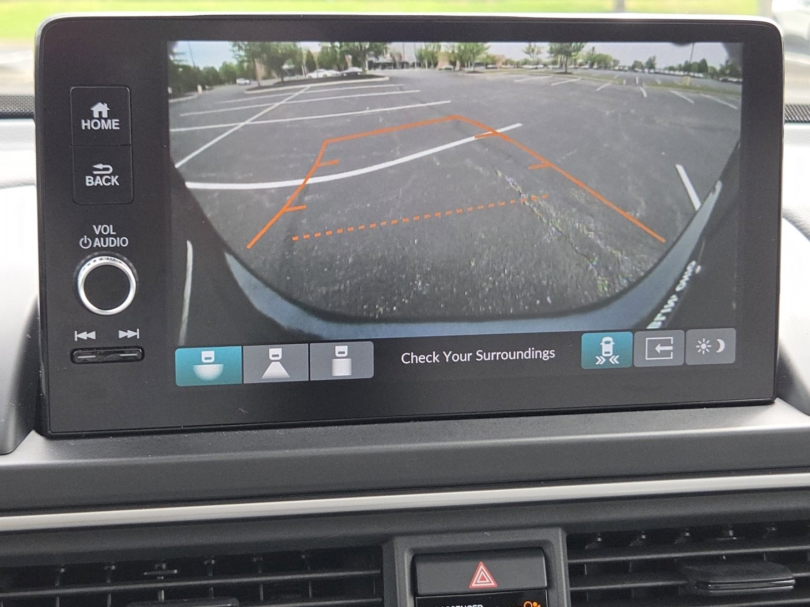 Certified 2025 Honda Pilot Touring image 14