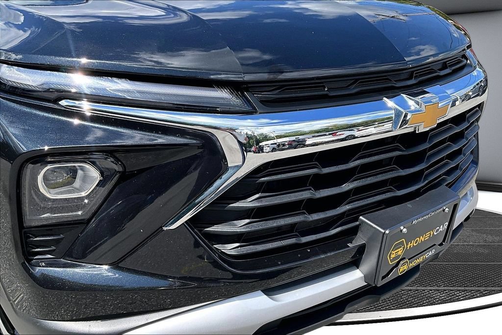 Used 2025 Chevrolet TrailBlazer LT AWD/4WD image 33