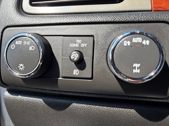 Used 2014 Chevrolet Suburban LT AWD/4WD image 16