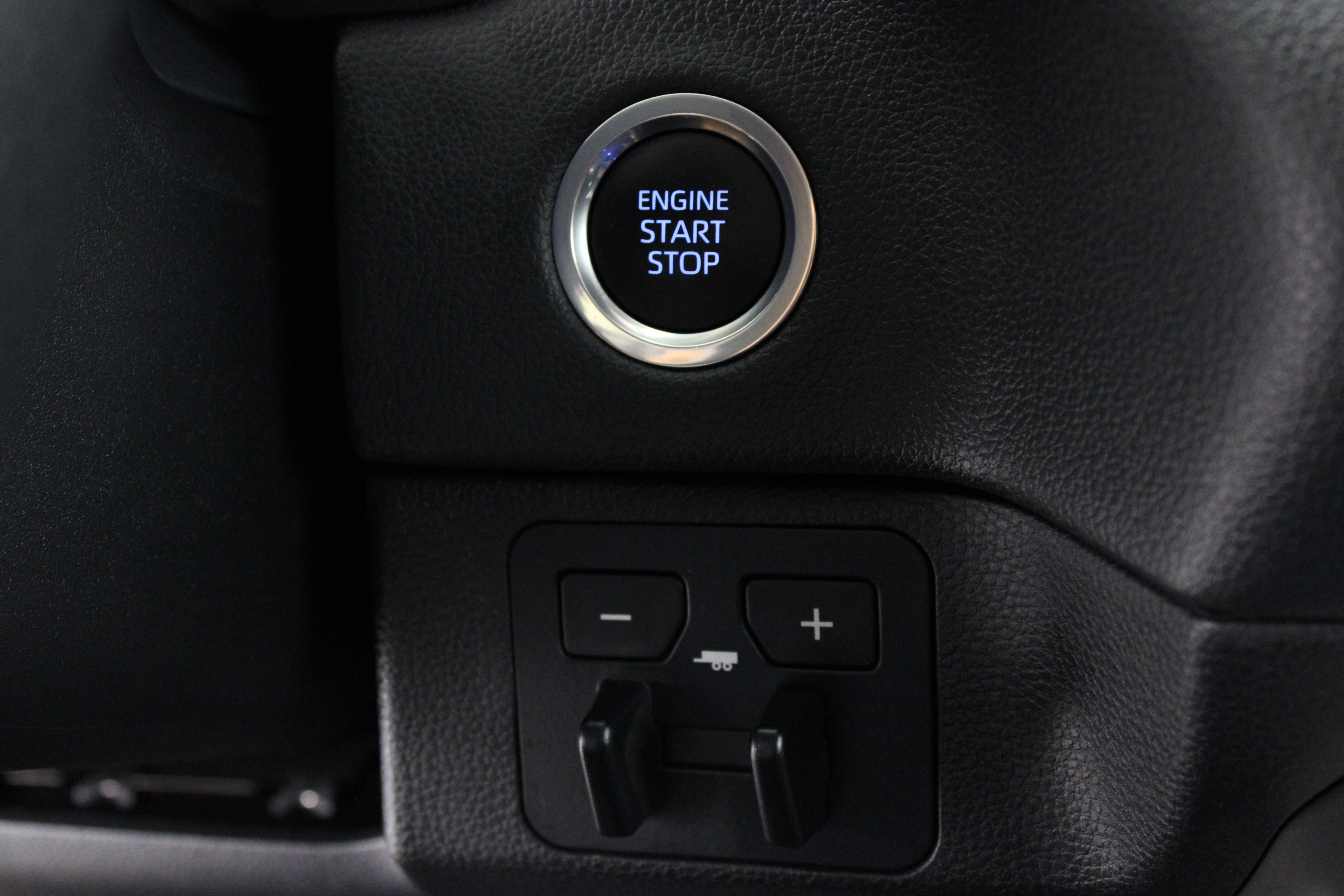 Used 2024 Toyota Tundra Limited w/ Power Package AWD/4WD image 19
