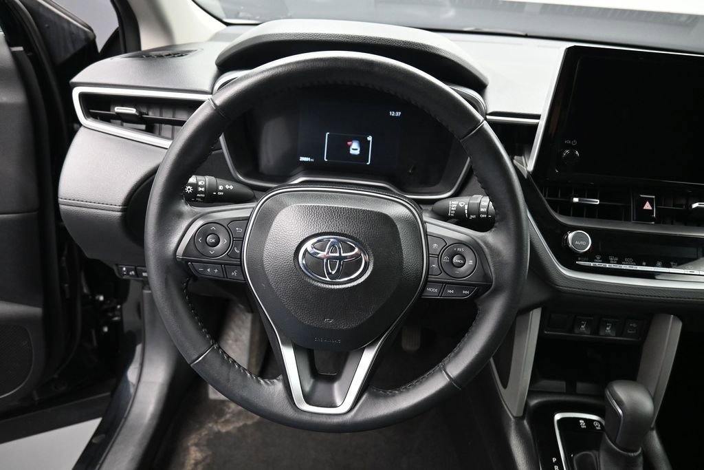 Certified 2025 Toyota Corolla Cross XLE AWD/4WD image 15
