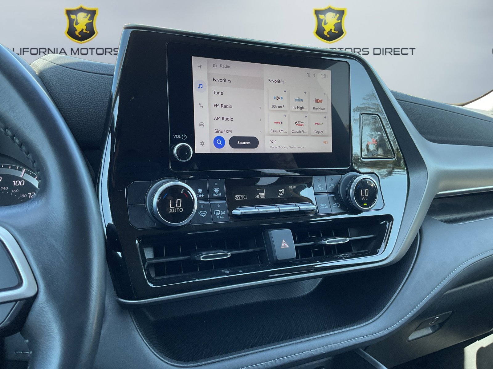 Used 2024 Toyota Highlander LE image 14