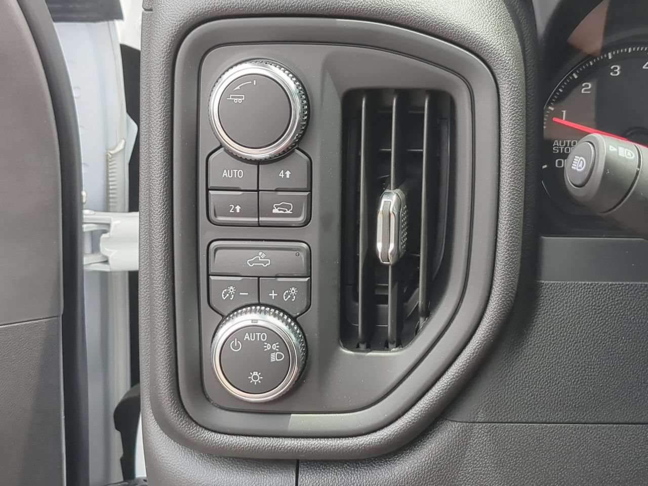 New 2025 GMC Sierra 1500 Pro AWD/4WD image 17