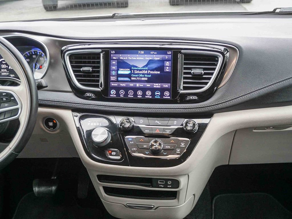 Used 2018 Chrysler Pacifica Limited FWD image 14