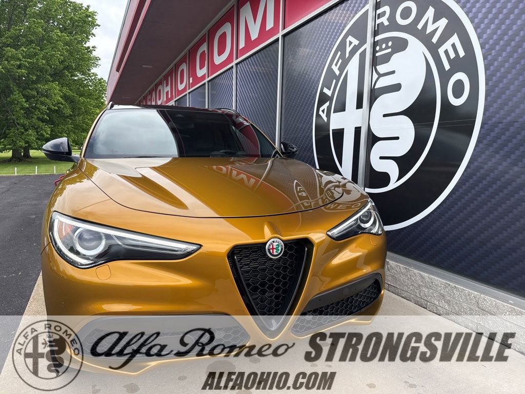 Used 2023 Alfa Romeo Stelvio Veloce AWD/4WD video 1