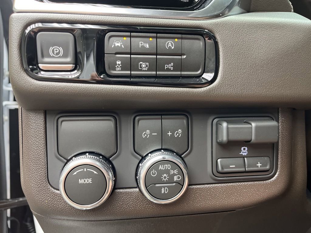 New 2026 GMC Yukon Elevation w/ Elevation Premium Package RWD image 15