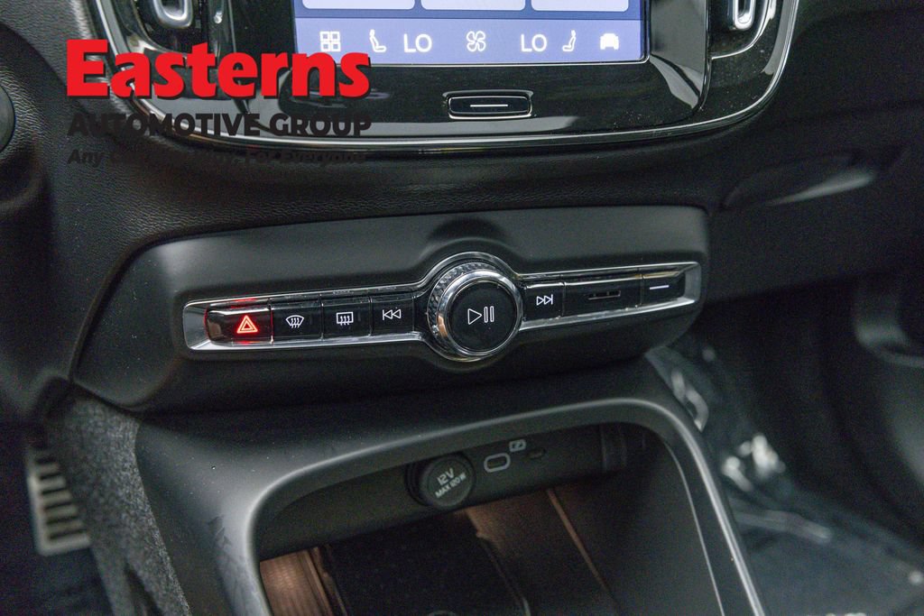 Used 2022 Volvo XC40 P8 Recharge Plus AWD/4WD image 18