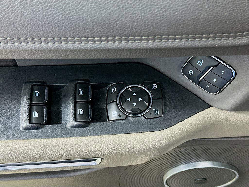 Used 2018 Ford Expedition Limited RWD image 22