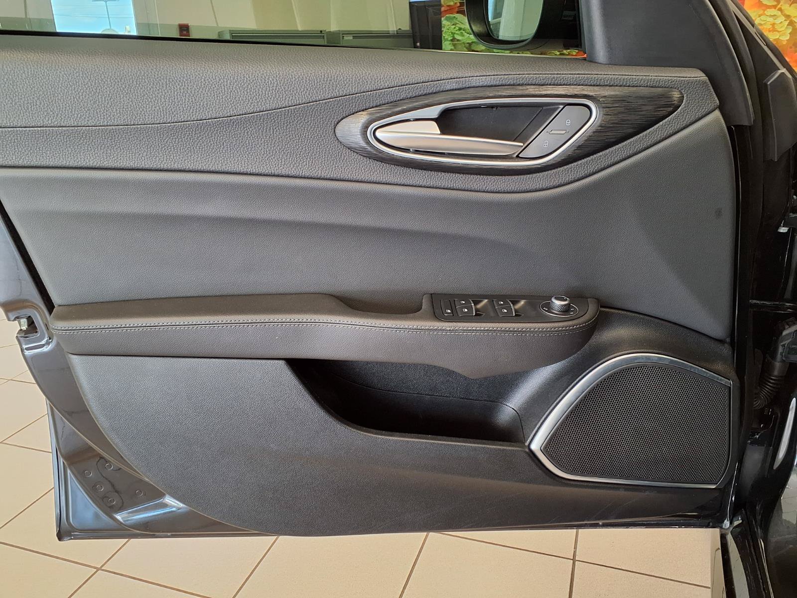 Used 2023 Alfa Romeo Giulia Sprint RWD image 20