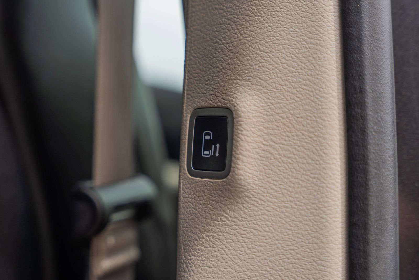 Used 2023 Chrysler Pacifica Touring-L FWD image 18