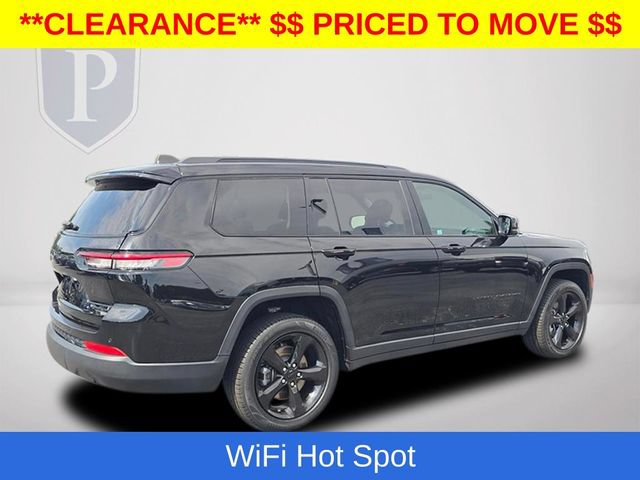 Used 2023 Jeep Grand Cherokee L Limited w/ Black Appearance Package AWD/4WD image 7