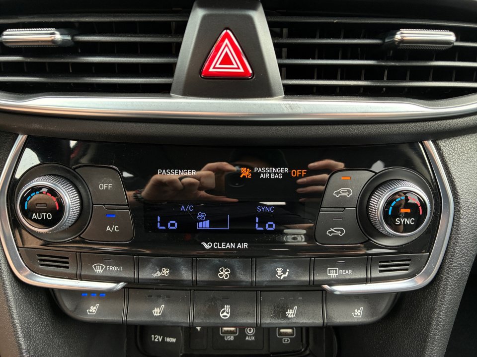 Used 2020 Hyundai Santa Fe Limited FWD image 22
