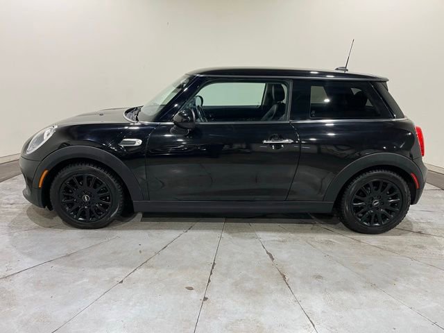 Used 2017 MINI Cooper 2-Door Hardtop image 8