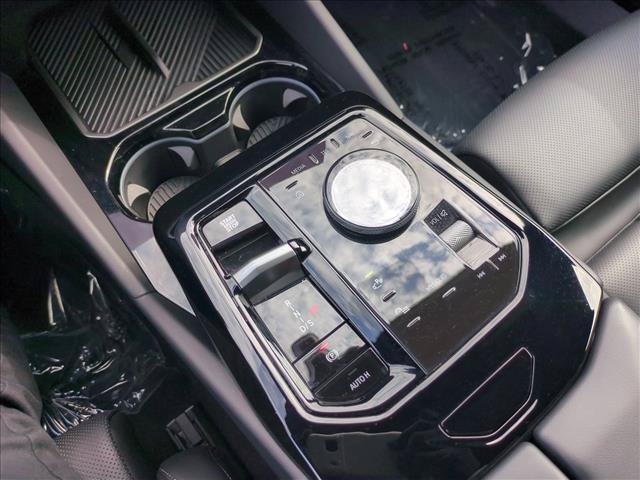 Used 2025 BMW 530i w/ M Sport Package RWD image 12