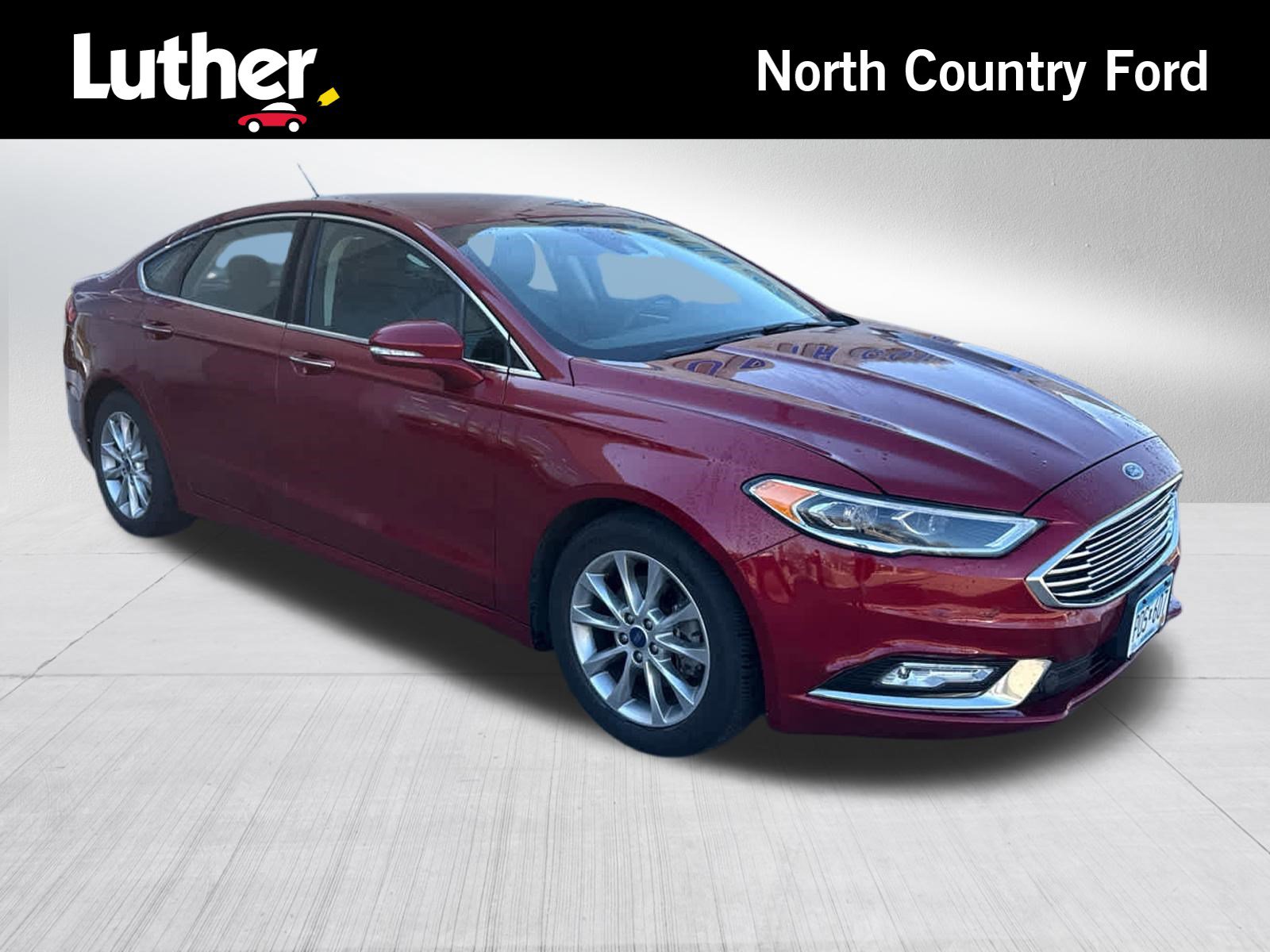Used 2017 Ford Fusion SE w/ Fusion SE Technology Package FWD image 1