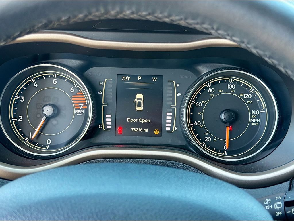 Used 2016 Jeep Cherokee 75th Anniversary image 39