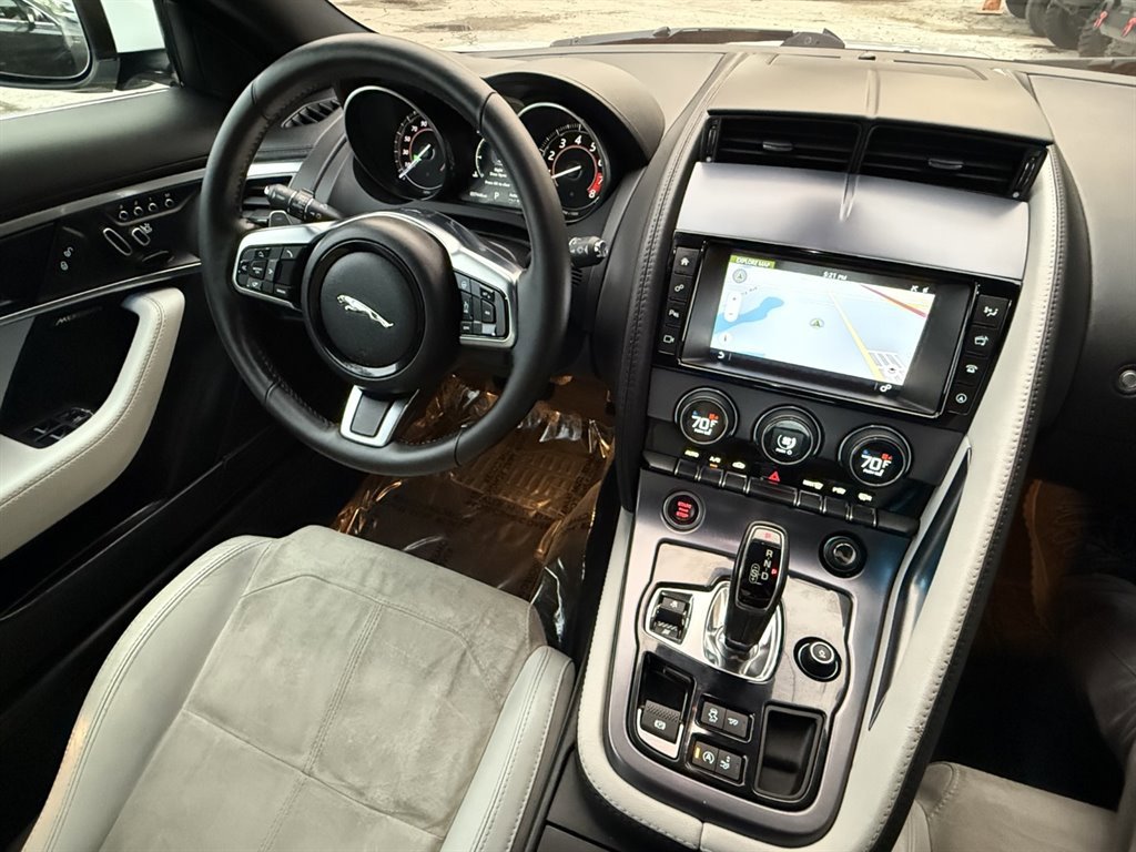 Used 2018 Jaguar F-TYPE Coupe image 19