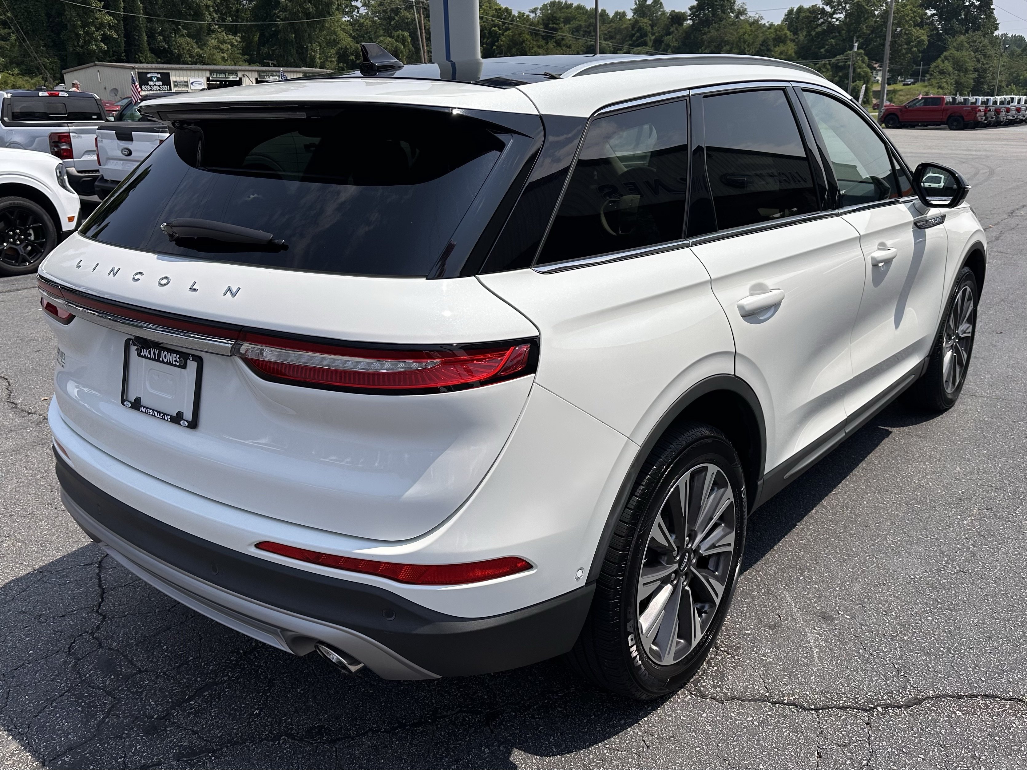 Used 2021 Lincoln Corsair Reserve AWD/4WD image 6