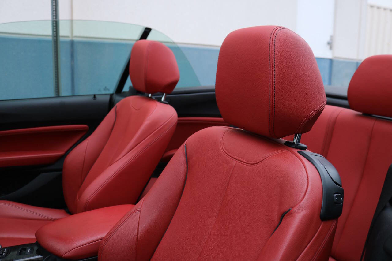 Used 2016 BMW M235i Convertible image 38
