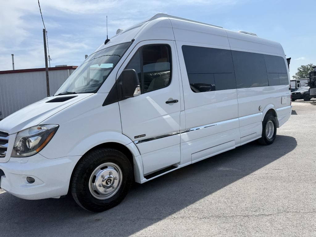 Used 2017 Mercedes-Benz Sprinter 3500 image 7