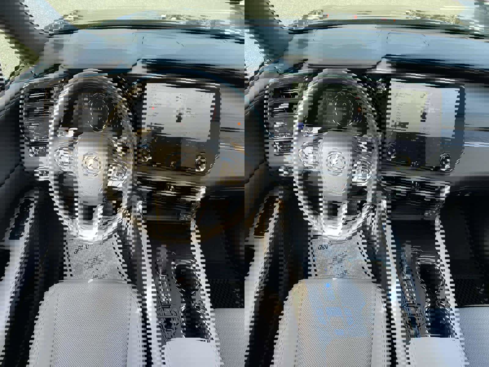 Used 2023 Lexus RX 350 Premium image 13