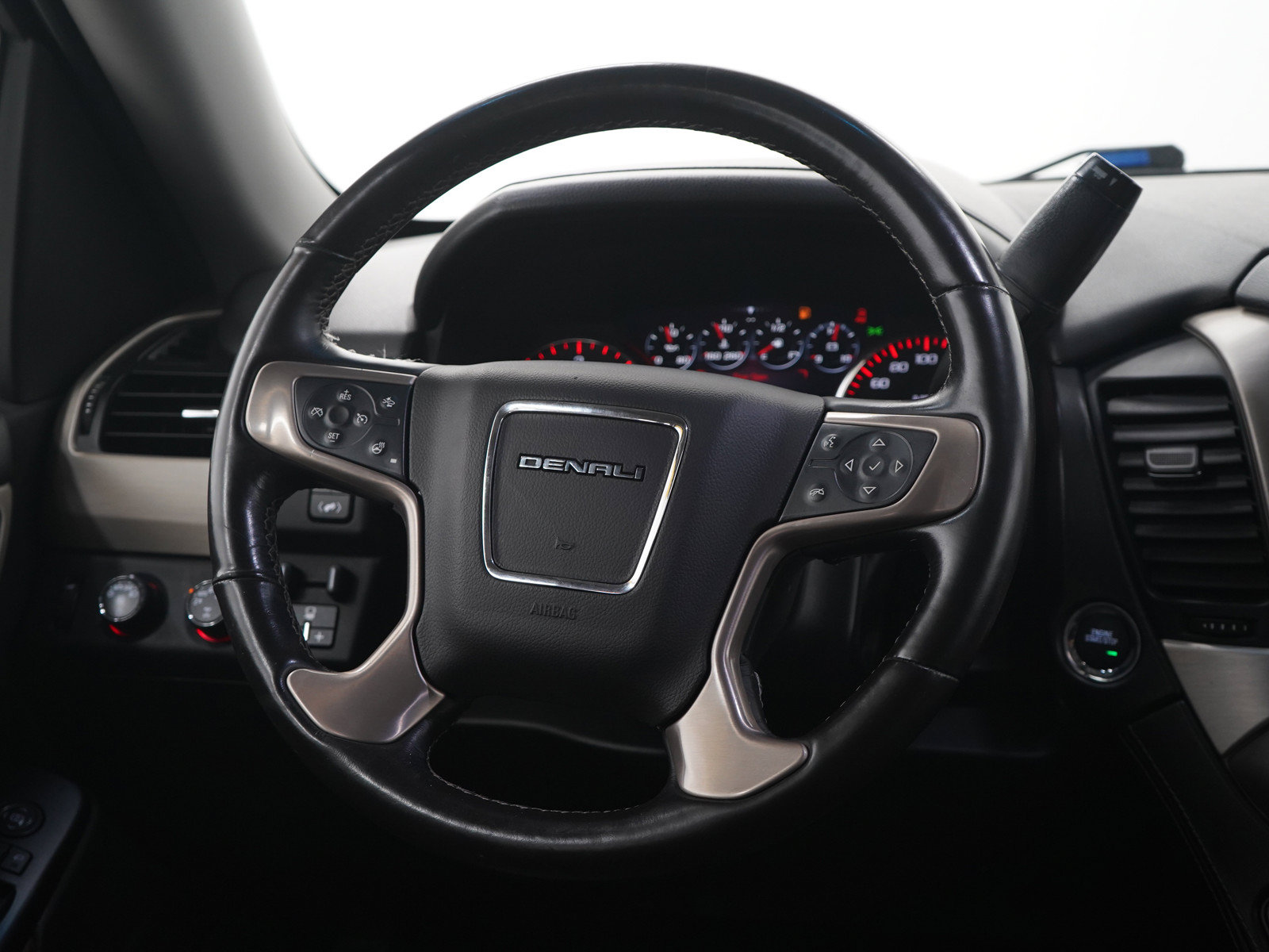Used 2015 GMC Yukon Denali AWD/4WD image 19