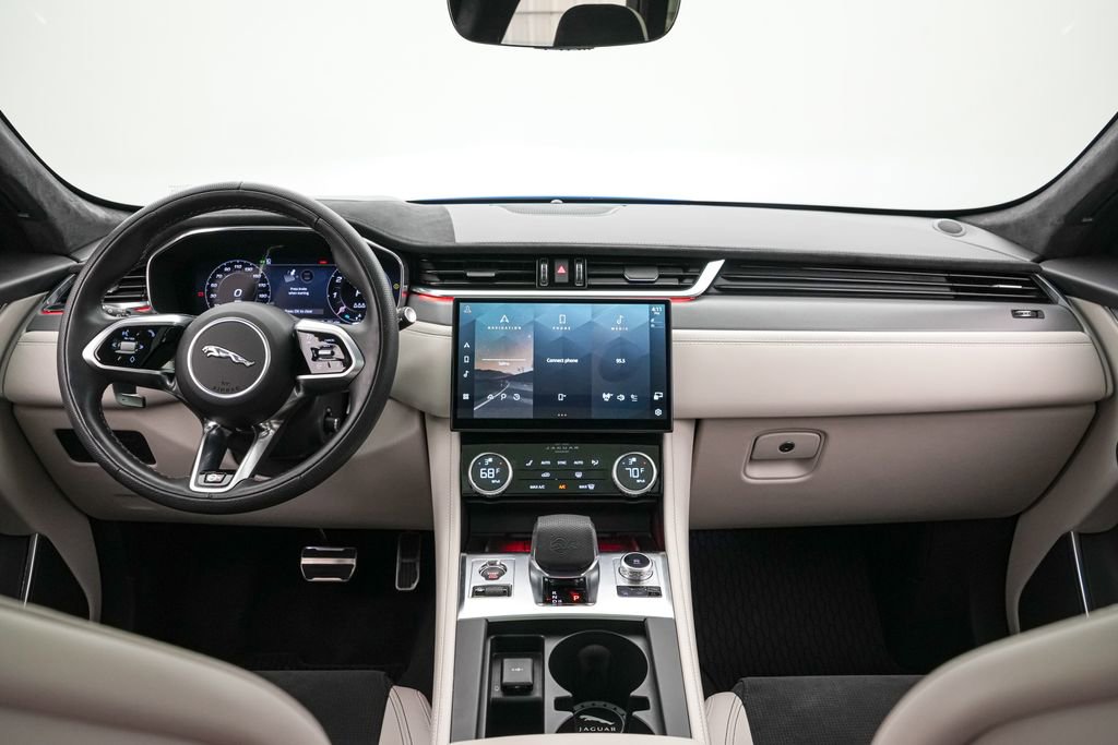 Used 2023 Jaguar F-PACE SVR AWD/4WD image 26