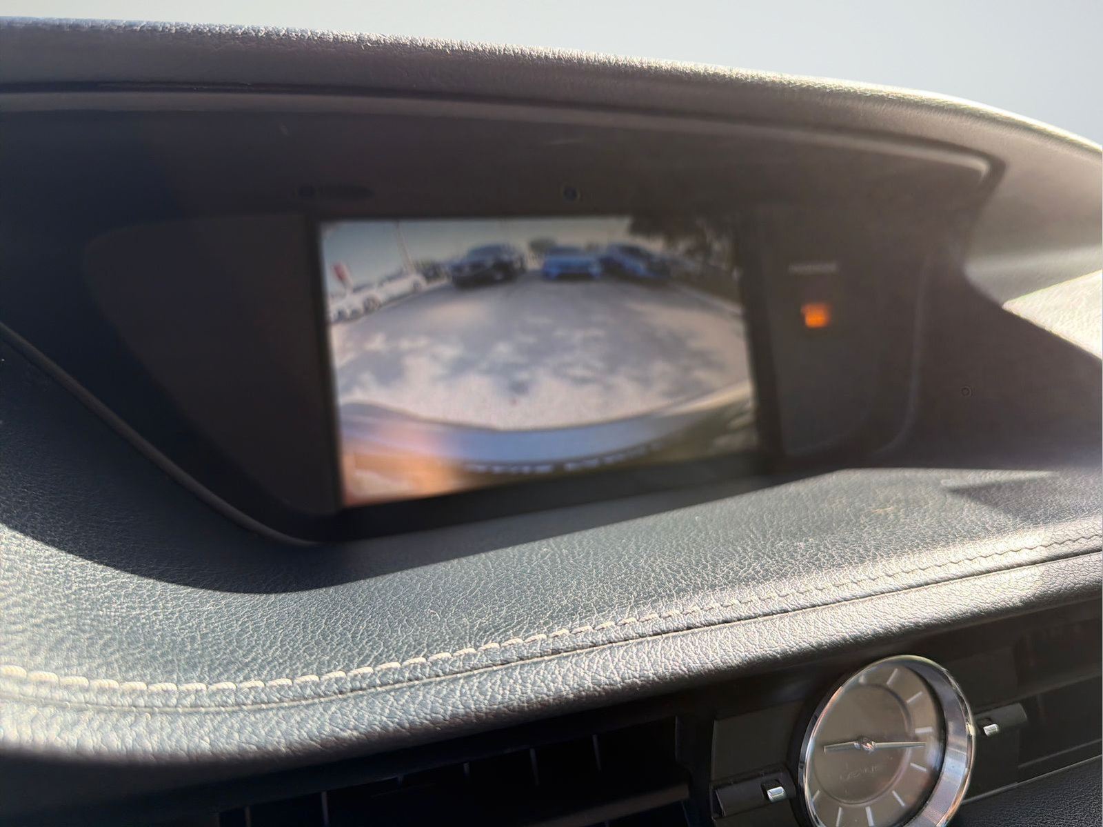 Used 2015 Lexus ES 350 w/ Luxury Package FWD image 19