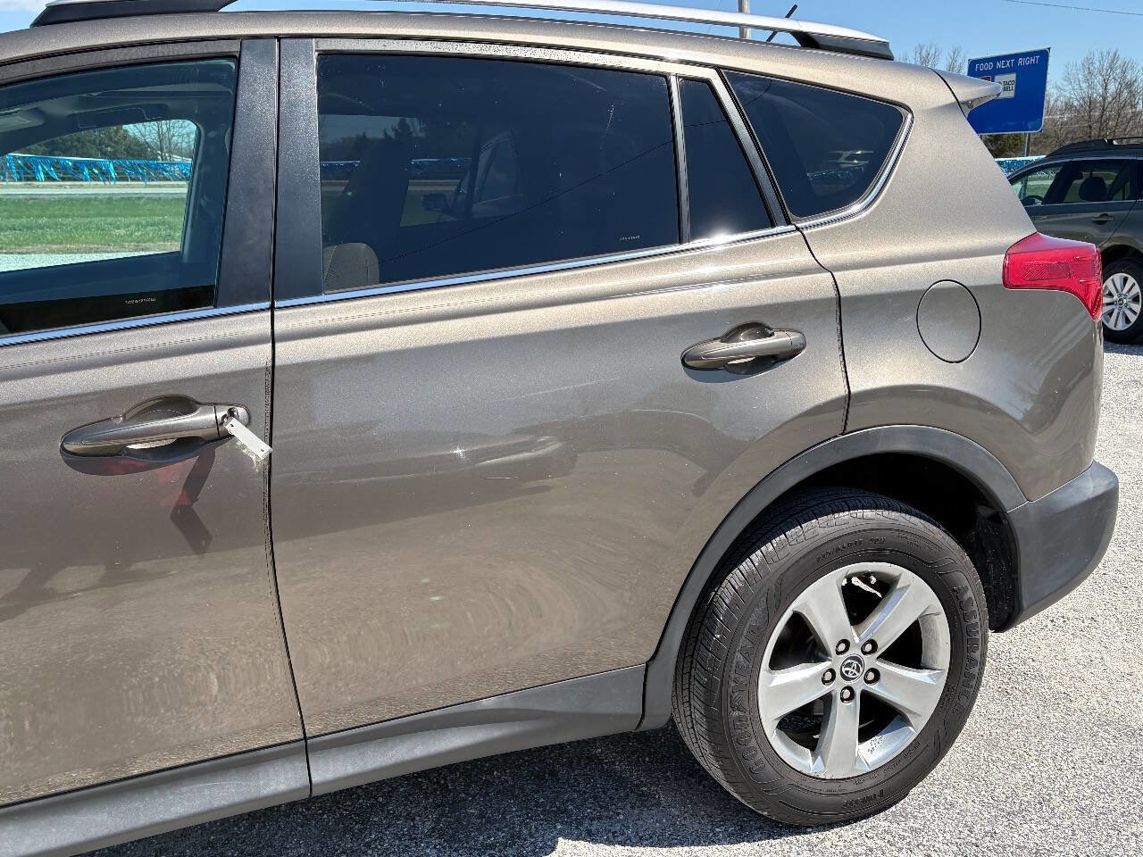 Used 2015 Toyota RAV4 XLE image 10