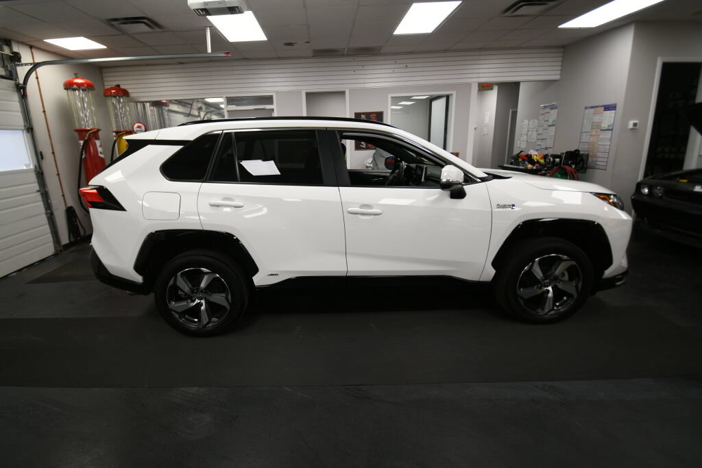 Certified 2023 Toyota RAV4 SE w/ Weather & Moonroof Package AWD/4WD image 9