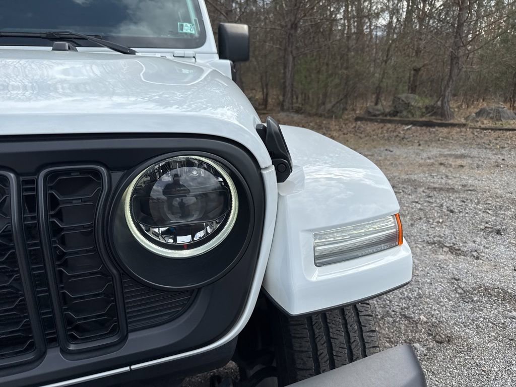 Used 2024 Jeep Wrangler Unlimited w/ Convenience Group image 3