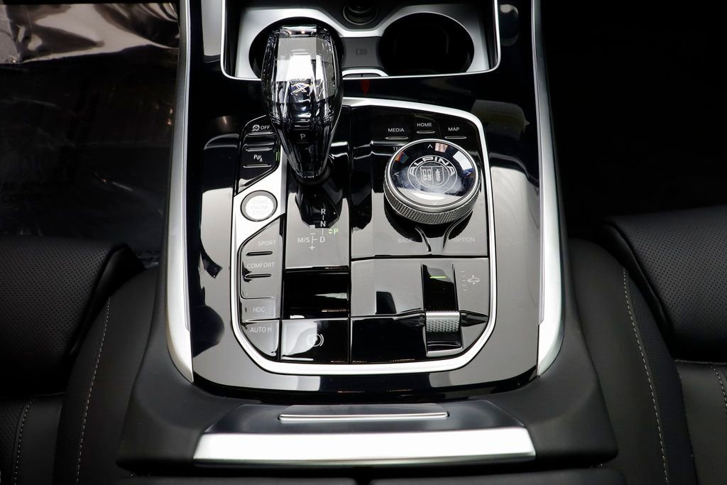 New 2026 BMW ALPINA XB7 image 14