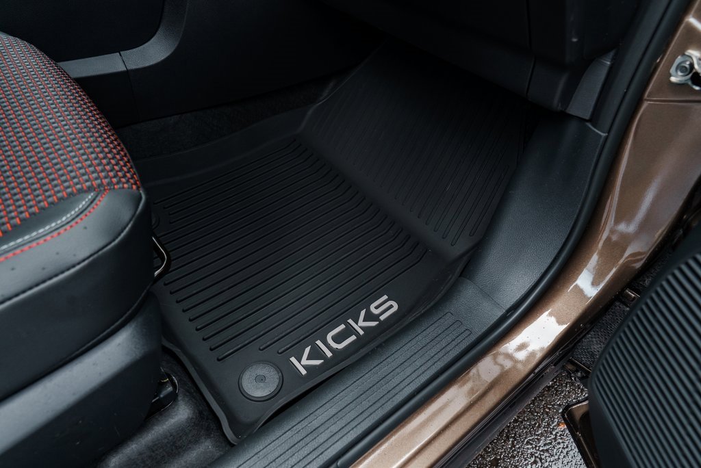 New 2026 Nissan Kicks SR w/ Cold Weather Package image 27