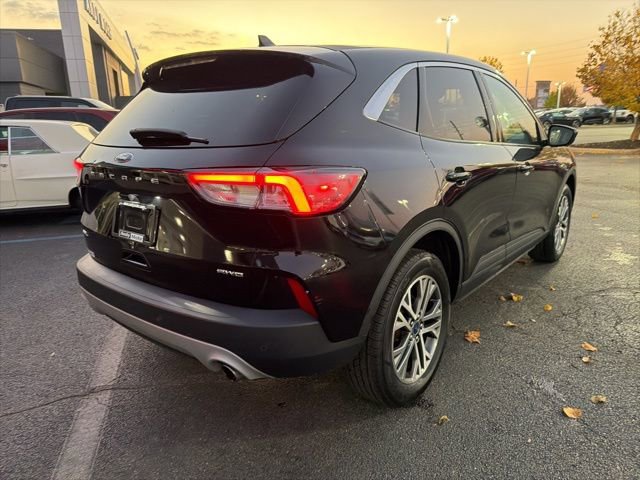 Used 2022 Ford Escape SEL image 3