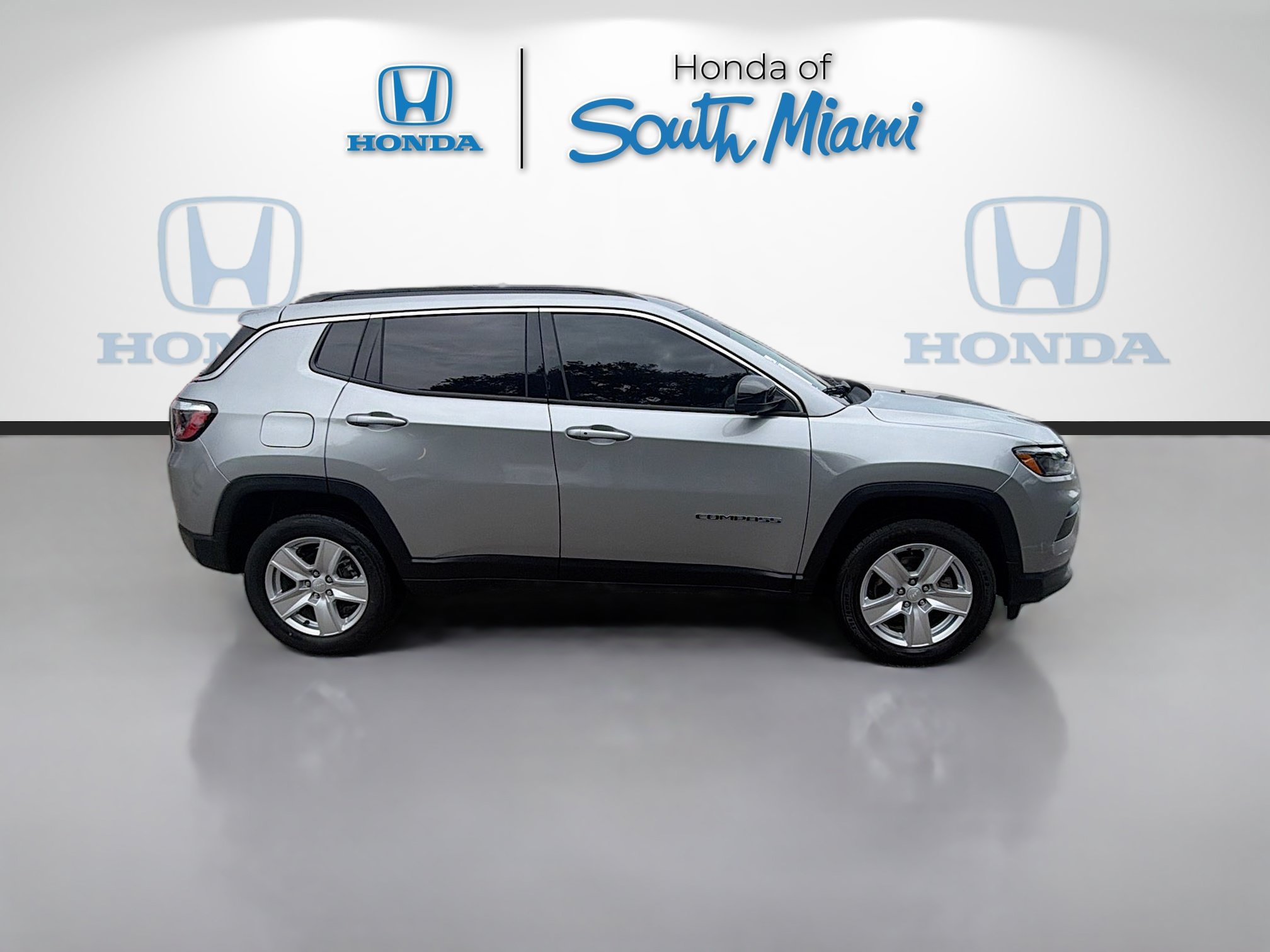 Used 2022 Jeep Compass Latitude w/ Convenience Group AWD/4WD image 8