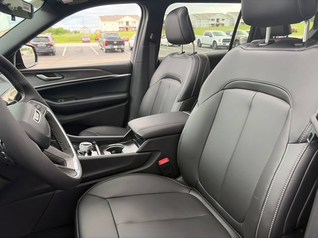 New 2026 Jeep Grand Cherokee L Limited w/ Limited Altitude Package AWD/4WD image 16