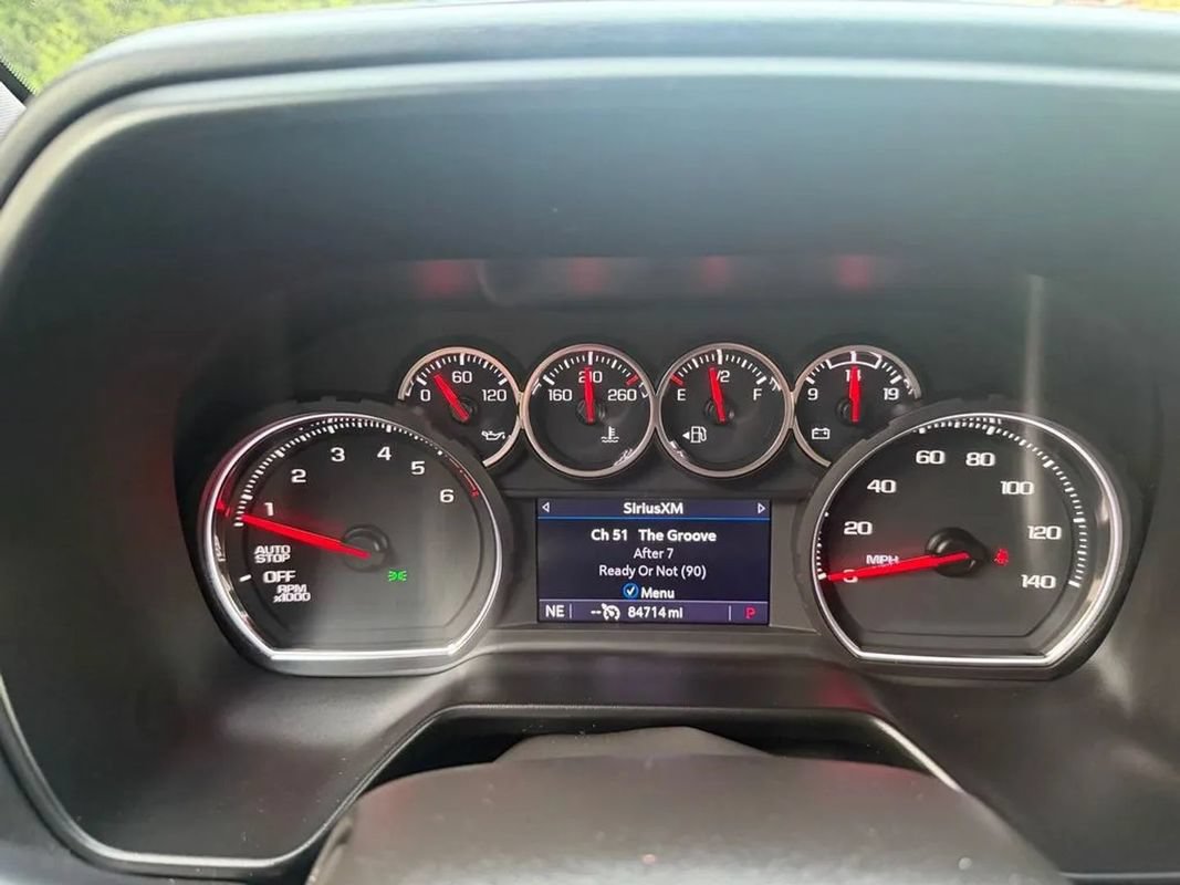 Used 2021 Chevrolet Suburban RST RWD image 18