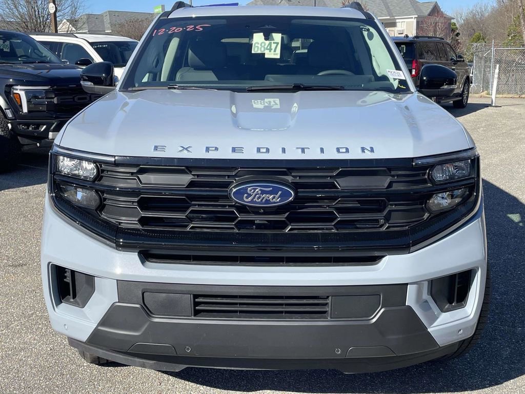 New 2026 Ford Expedition Active image 8
